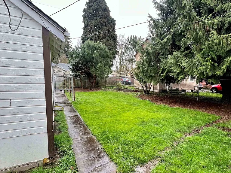 440 19th Ave — Photo 9