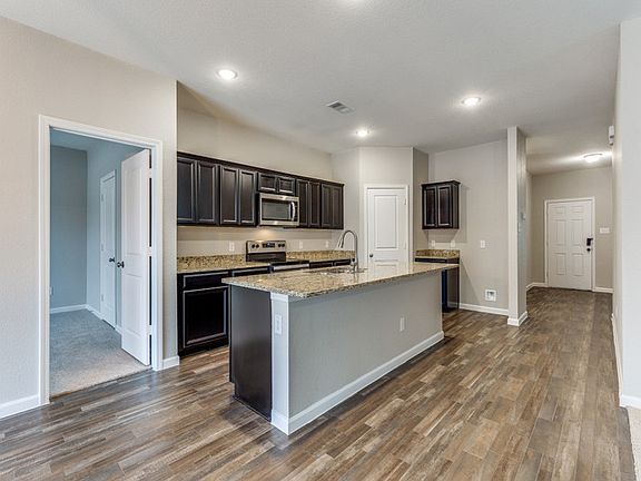 5th image of 405 Starboard Dr