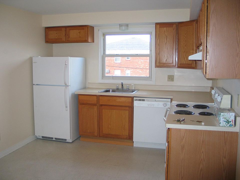 1st image of 145 Belmont Ave #4