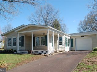 15 Chatham Ct, Souderton, PA 18964