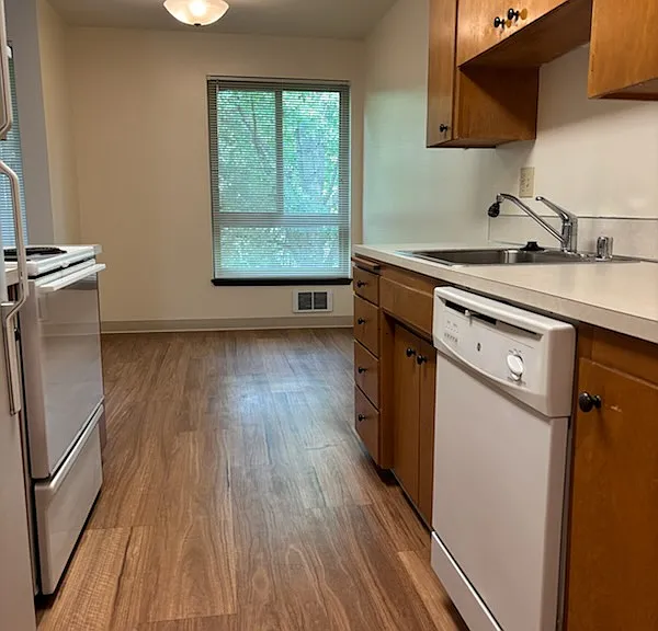 kitchen & breakfast nook