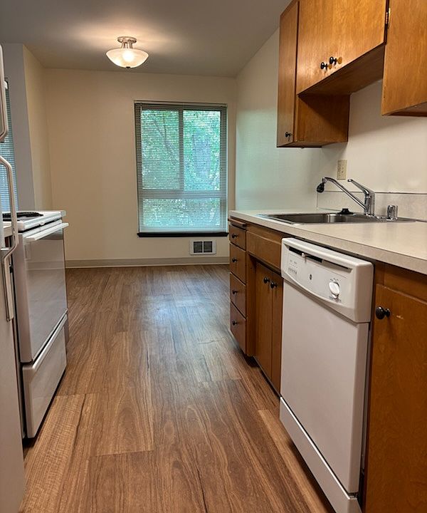 kitchen & breakfast nook