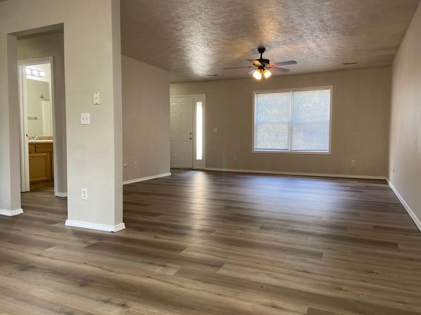 1013 Deer Trail Ln