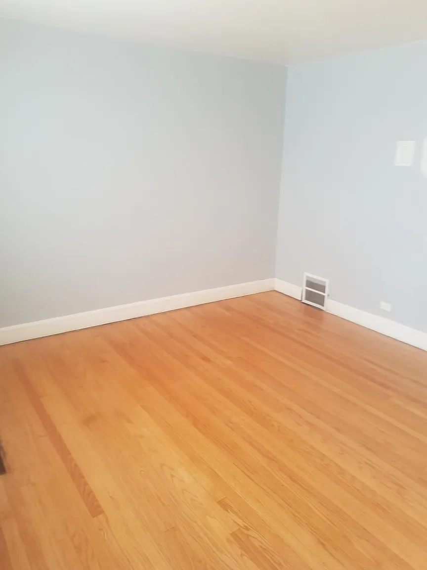 8103 S California Ave photo 1