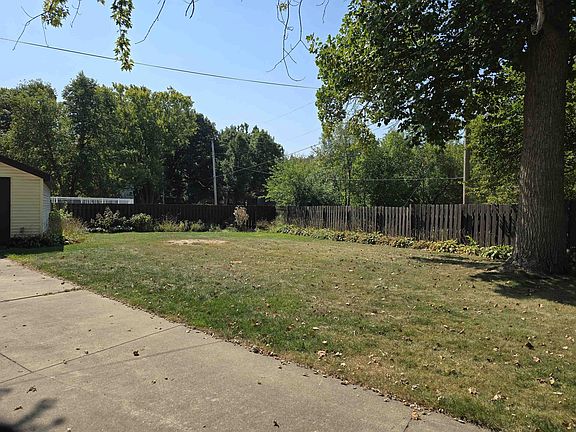 4th image of 4750 Illinois St