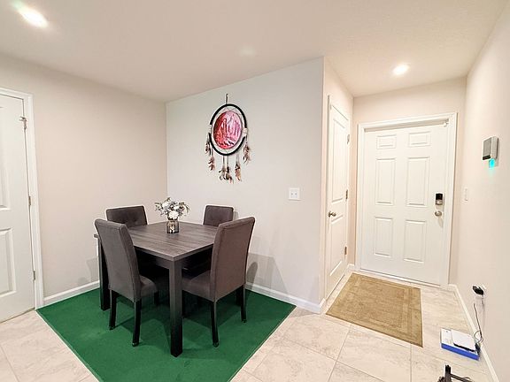 5th image of 5885 Creekside Crossing Dr
