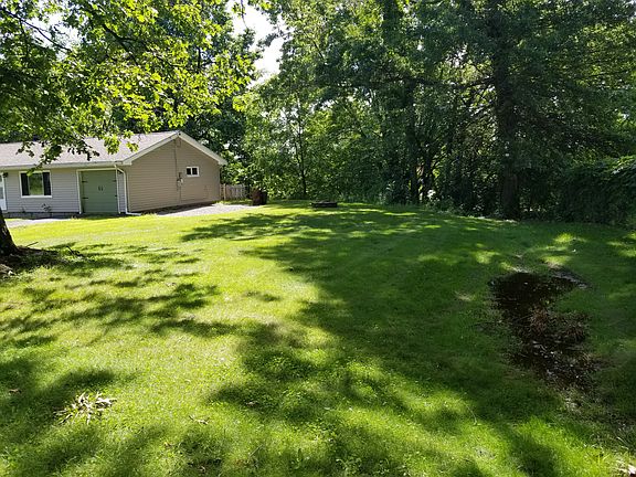 LARGE SIDE YARD