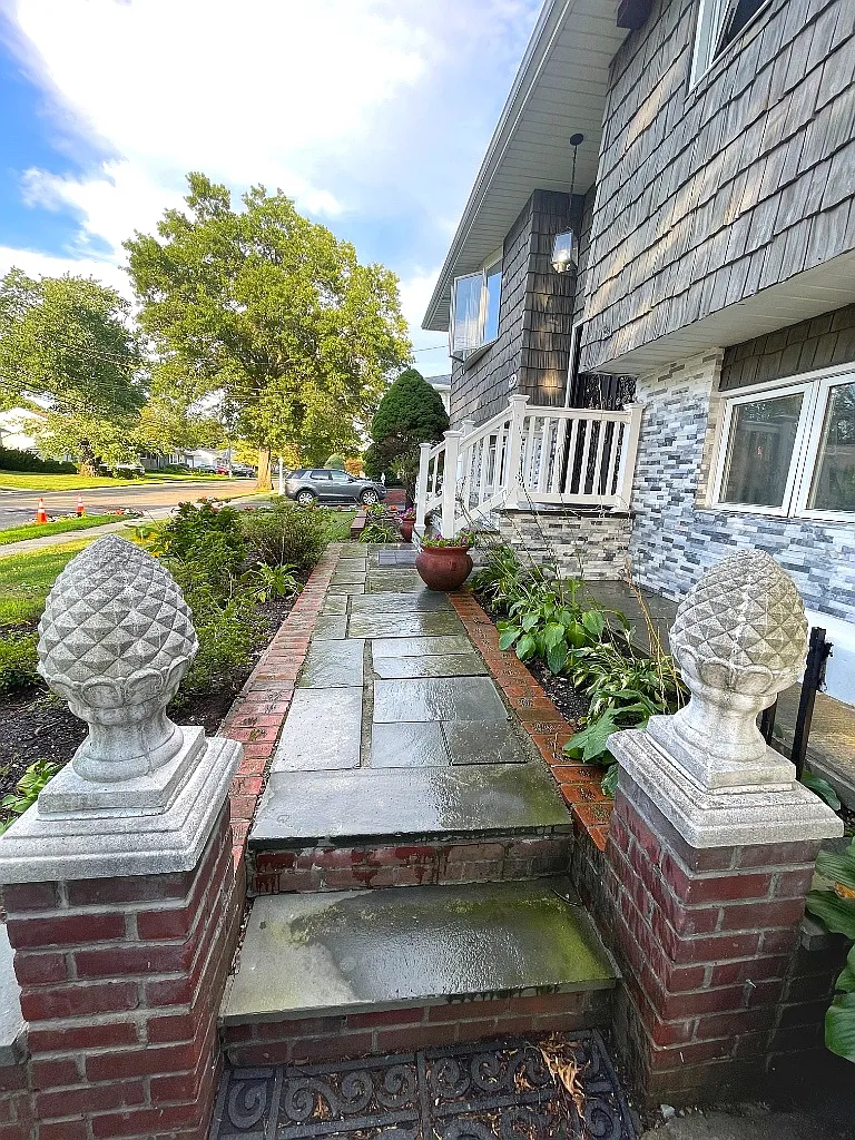 4 bed, 1800 sqft, $5,300 — Photo 2