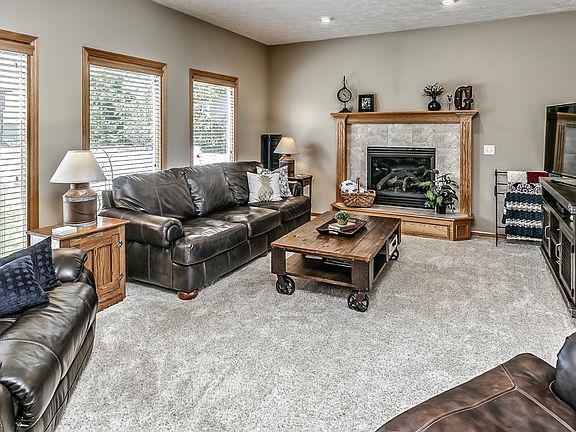 5th image of 1101 Clearwater Dr