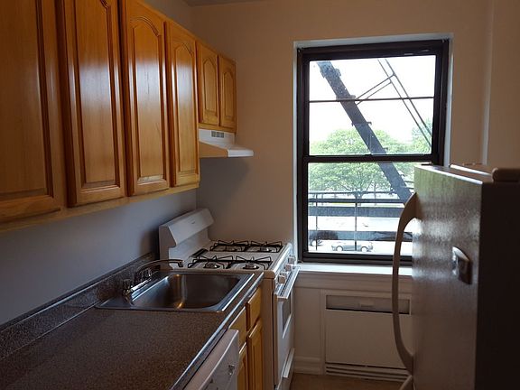 3rd image of 7525 210th St APT 4N
