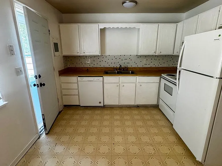 1156 Mount Werner Cir — Photo 7