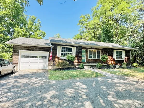 977 Old Seneca Tpke, Skaneateles, NY 13152