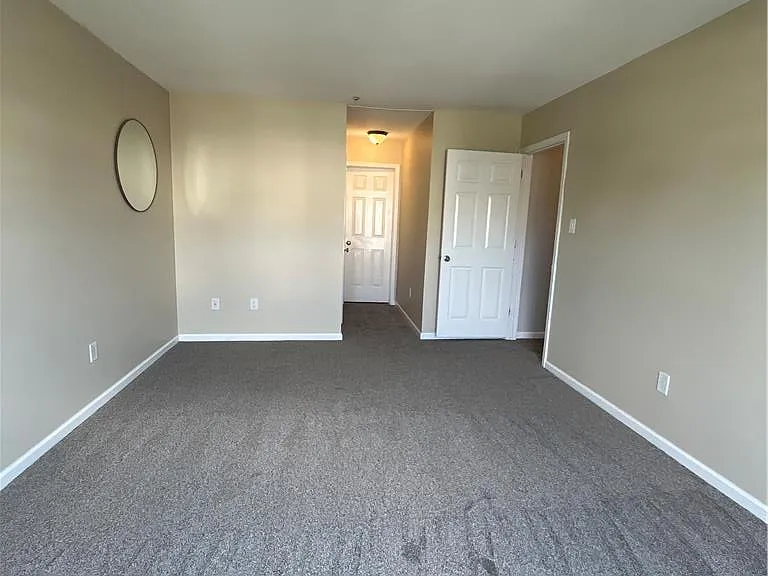 28 Wagon Wheel Rd #28 — Photo 9