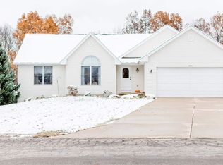 4093 Erika Dr, Pleasant Lake, MI 49272
