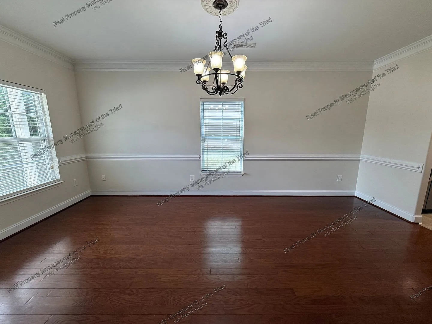 4 bed, 2.5 bath, 2417 sqft, $2,295 — Photo 2