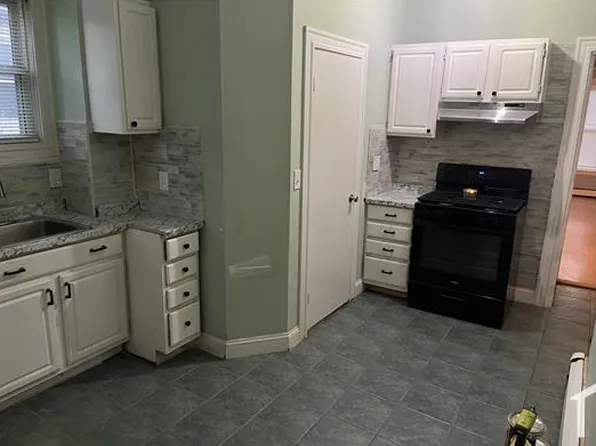 90 Milton Ave #1, Dorchester Center, MA 02124