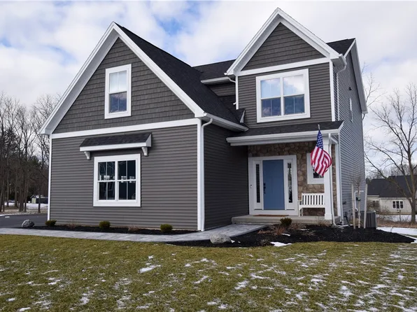8 Chase Meadow Trl, Honeoye Falls, NY 14472