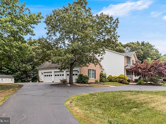 3rd image of 203 Morgans Ridge Ct