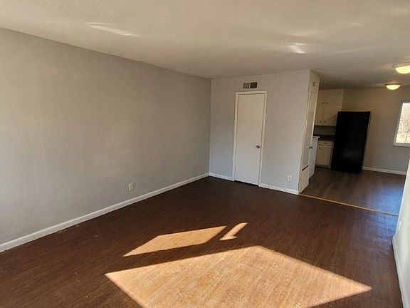 4th image of 1625 NE 46th St