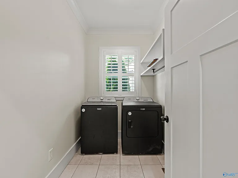 180 Greystone Pass — Photo 39