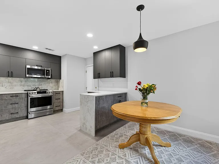 60 Wimbledon Dr #60 — Photo 15