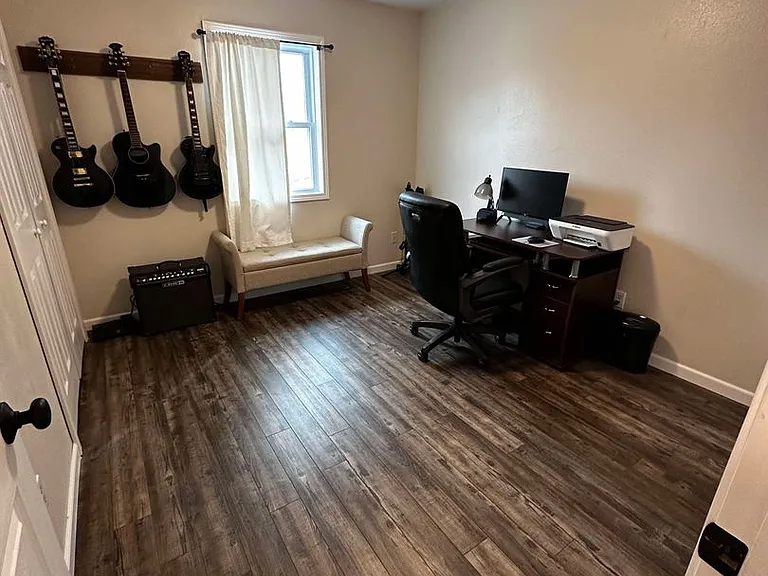 22615 Richmond Ln — Photo 21