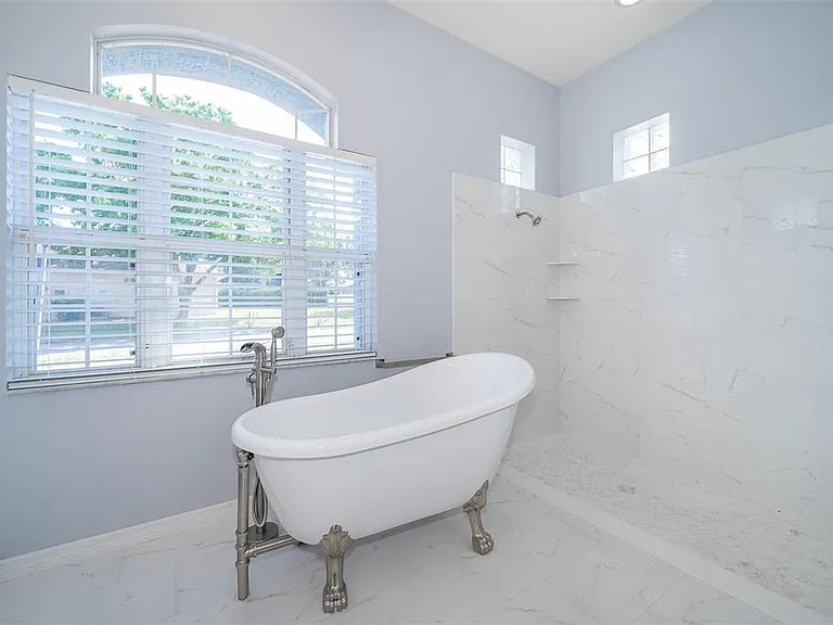 8119 Lake Crowell Cir — Photo 27