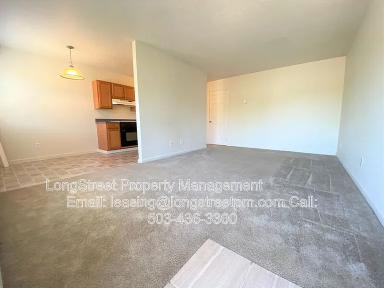 4212 SE 15th Ave #5 — Photo 3