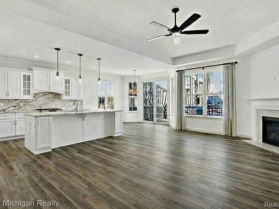 5th image of 13183 Harbor Landings Dr #103