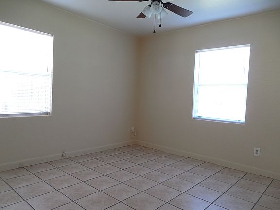 5th image of 1044 Pineview Pl