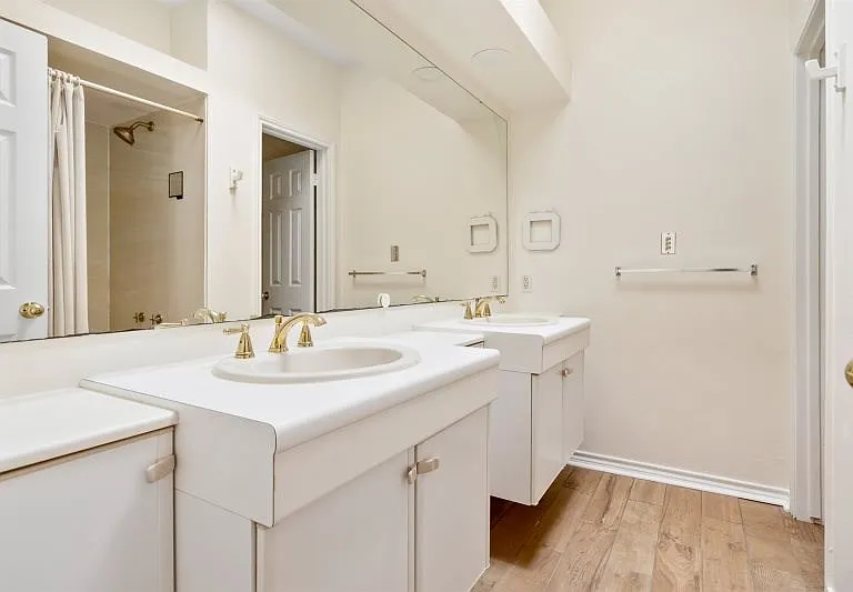 210 Oak St #1101 — Photo 7