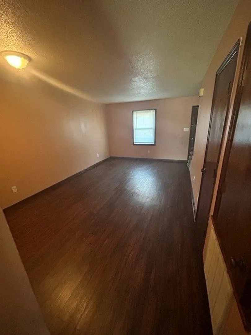 285 South Herlong Avenue — Photo 2