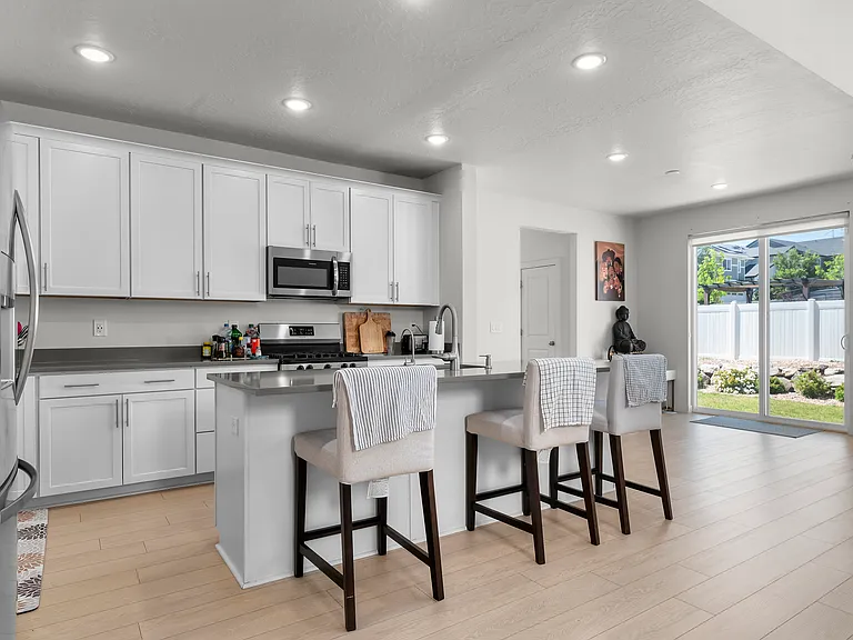 972 W Lucky Clover Dr — Photo 10