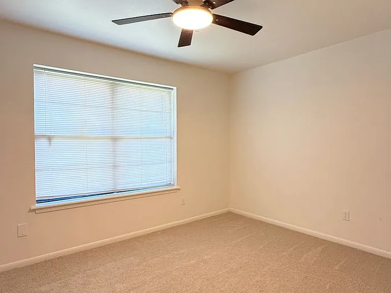 1039 Harris Ln — Photo 24