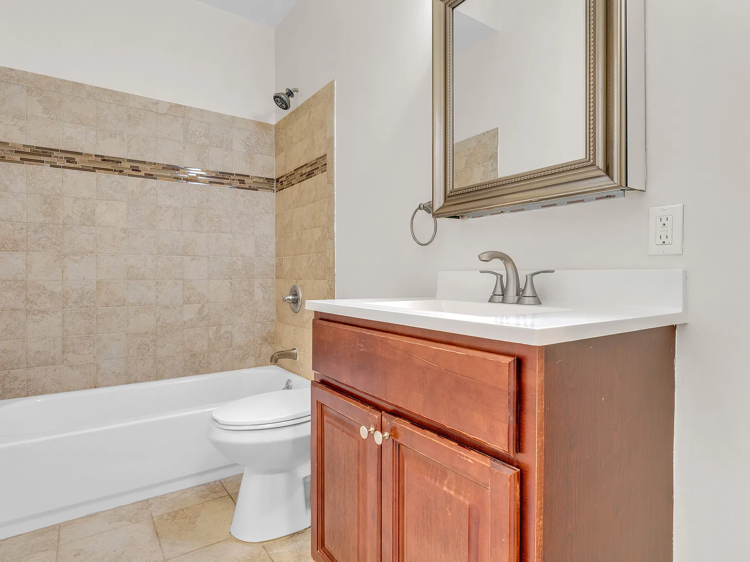2 bed, $2,200 — Photo 4