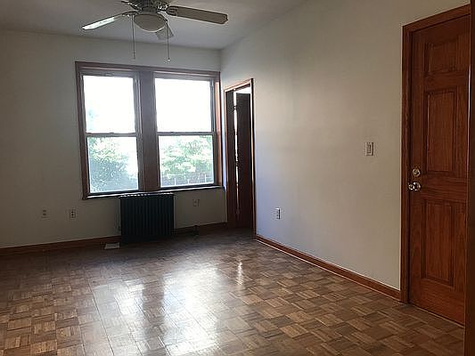 3rd image of 180 Underhill Ave #3