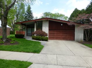 25206 W Roycourt, Huntington Woods, MI 48070