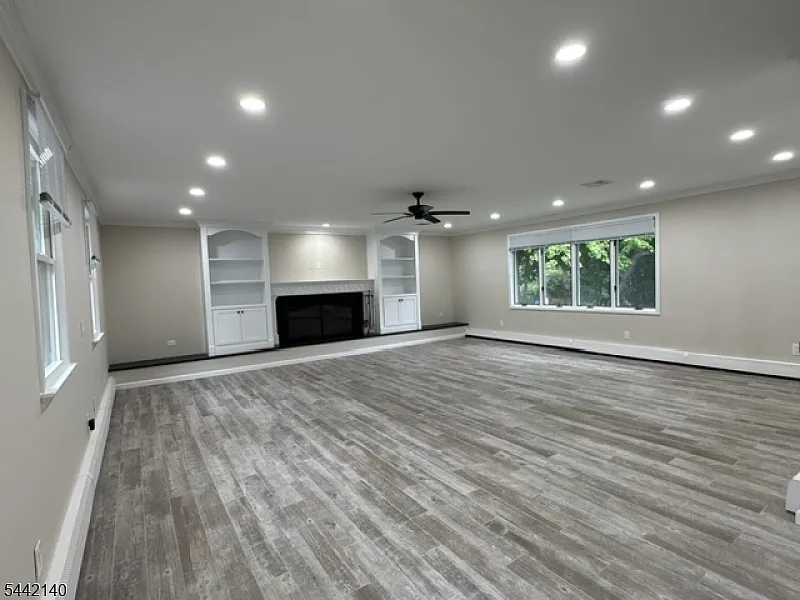 4 bed, 3.0 bath, $6,000 — Photo 2