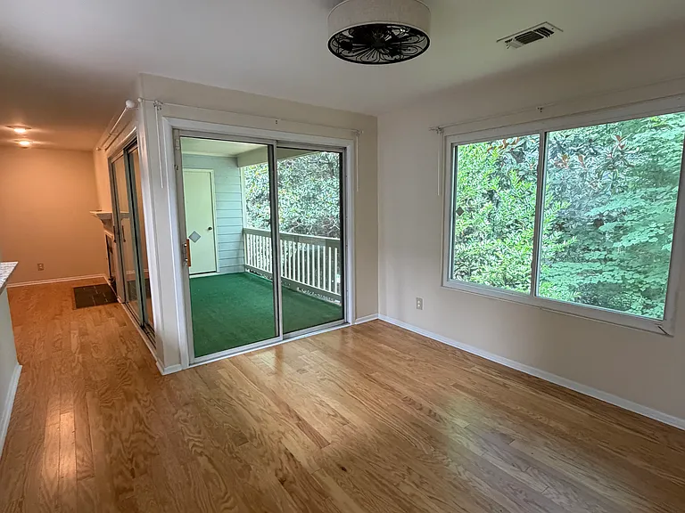 18 Middleton Ct SE — Photo 8