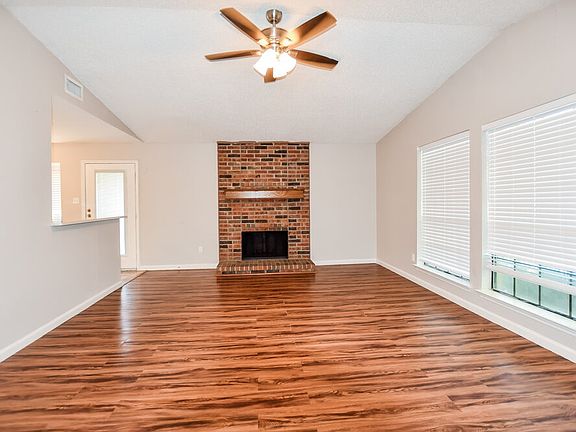 3rd image of 1322 Heather Run Dr