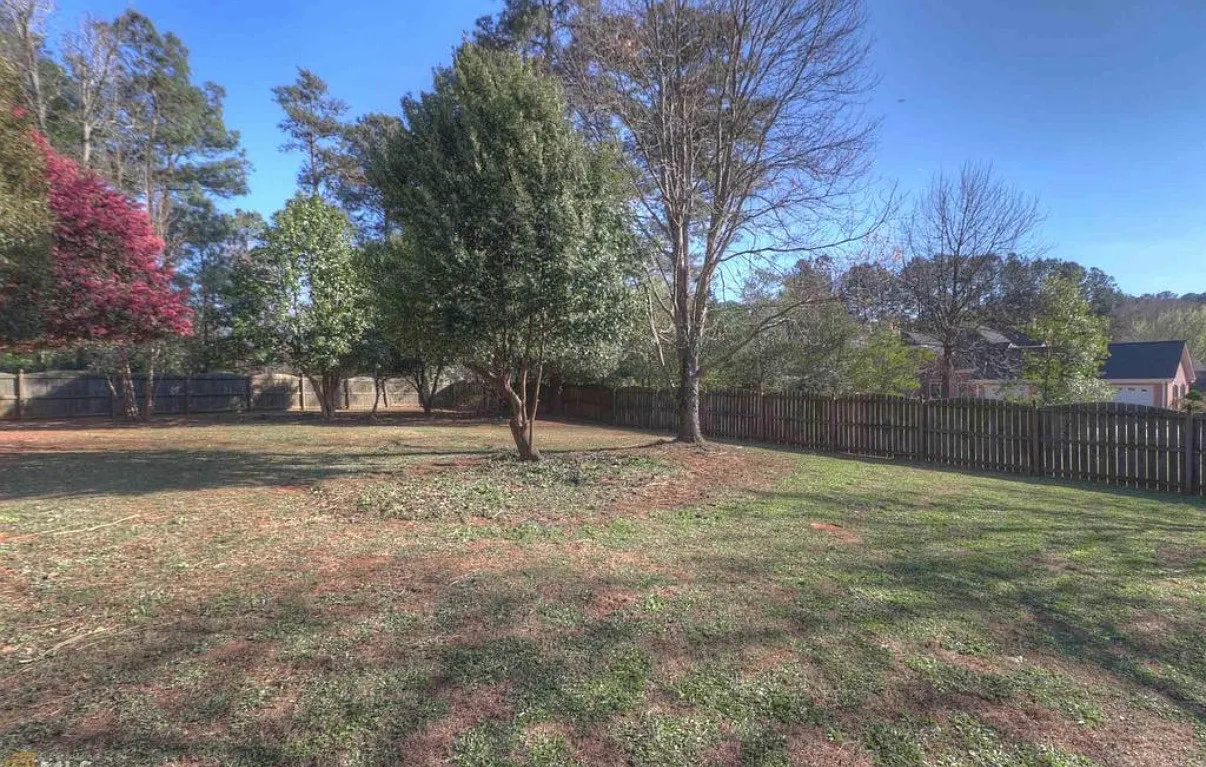 4 bed, 2206 sqft, $2,800 — Photo 2