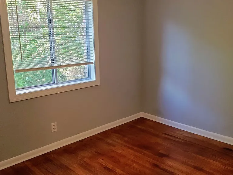 1596 Line Cir — Photo 16