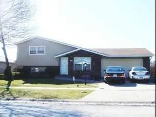 6151 Victoria Dr, Oak Forest, IL 60452