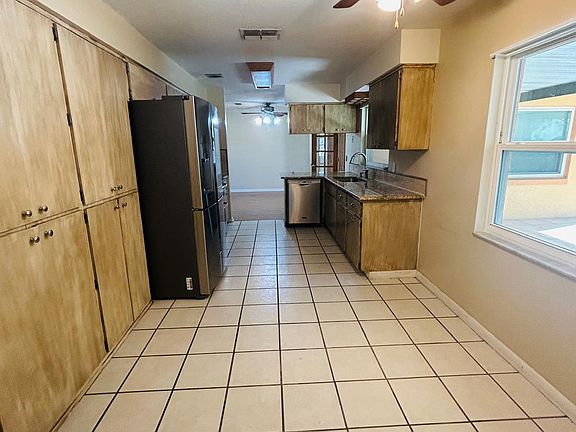 4th image of 205 S Lincoln Ave