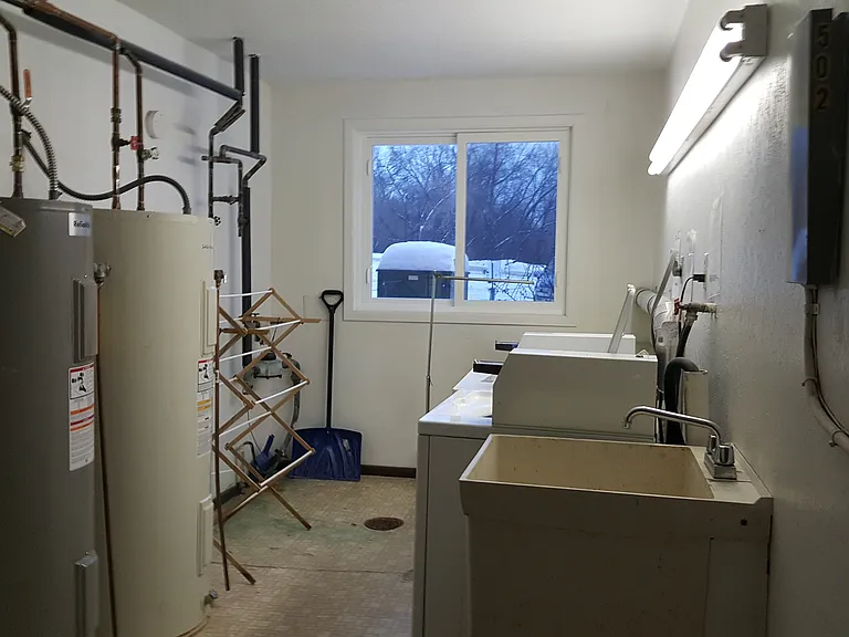 4 5th St SE #8 — Photo 10