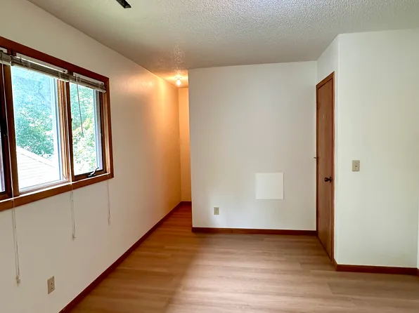 1107 7th Ave N #4, Clear Lake, IA 50428