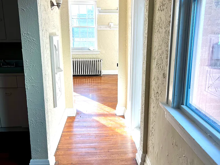 2722 Vine St #7 — Photo 1