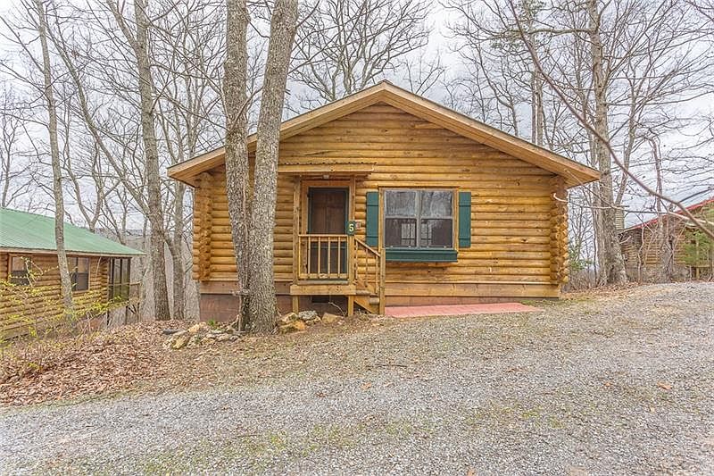 1st image of 19 Cabin Dr #3