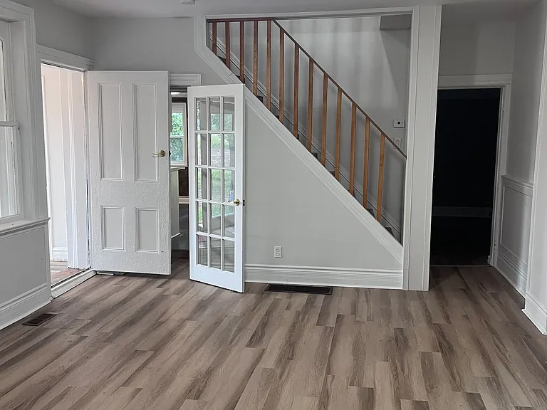 22156 Leslie St — Photo 5