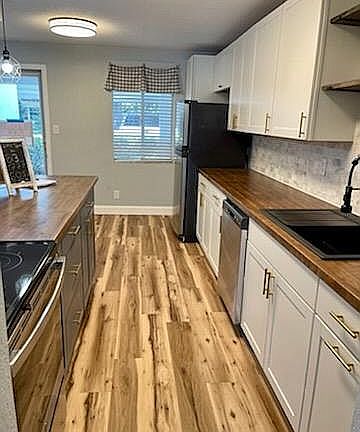 3rd image of 2060 Marilyn St APT 129